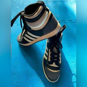 Men’s Adidas Hightop Sneaker Size 9